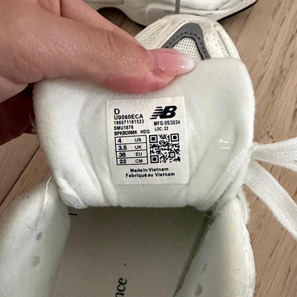 New Balance White and Gray Women's Chunky Sneakers - Picture 4 of 6